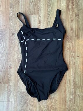 Miraclesuit Black White Weave Swimsuit Size 10